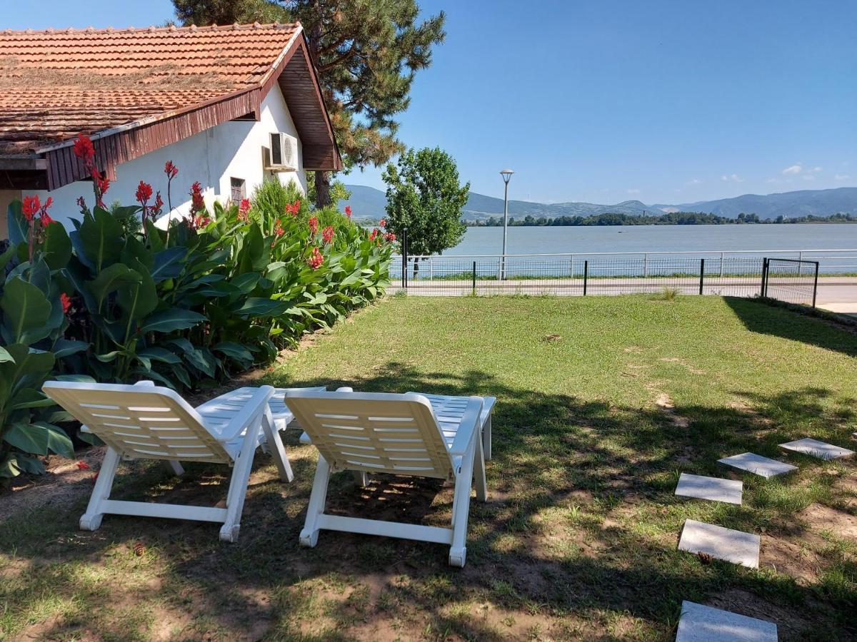 Fenix Apartment & Rooms Vinci Εξωτερικό φωτογραφία
