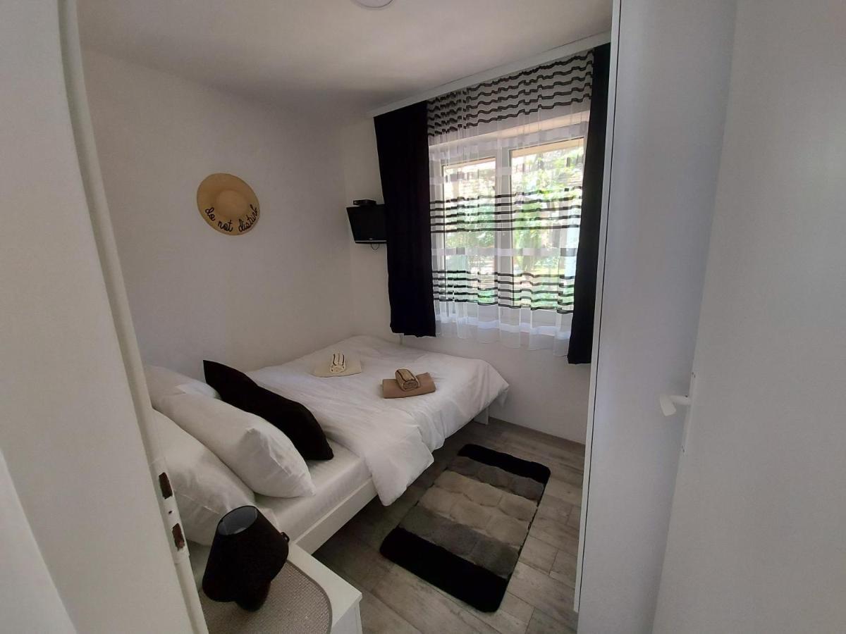 Fenix Apartment & Rooms Vinci Εξωτερικό φωτογραφία