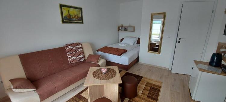 Fenix Apartment & Rooms Vinci Εξωτερικό φωτογραφία